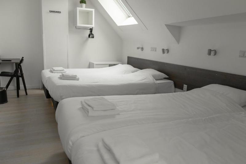 Quadruple Room image 4