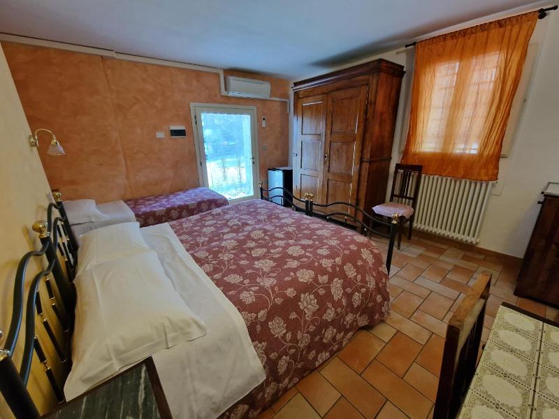 Double or Twin Room image 2