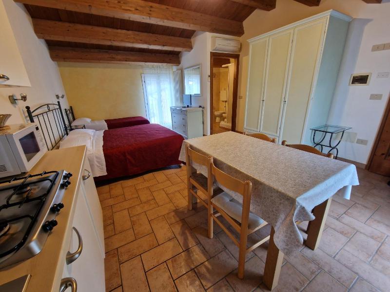 Studio (2 Adults) image 2
