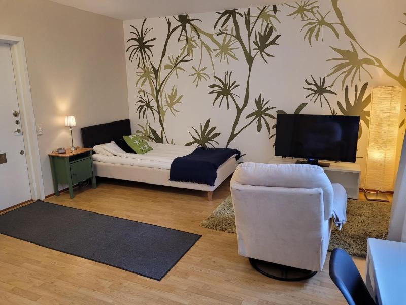 One-Bedroom Apartment image 3