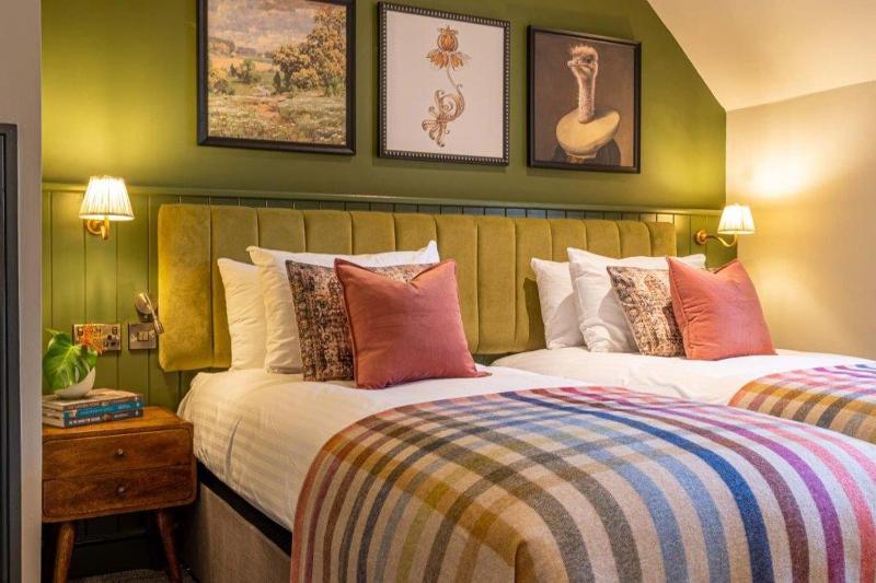 Double or Twin Room image 4