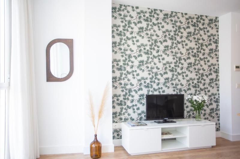 One-Bedroom Apartment image 4