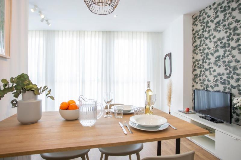 One-Bedroom Apartment image 3