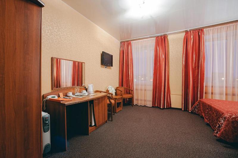 Standard Double Room image 3