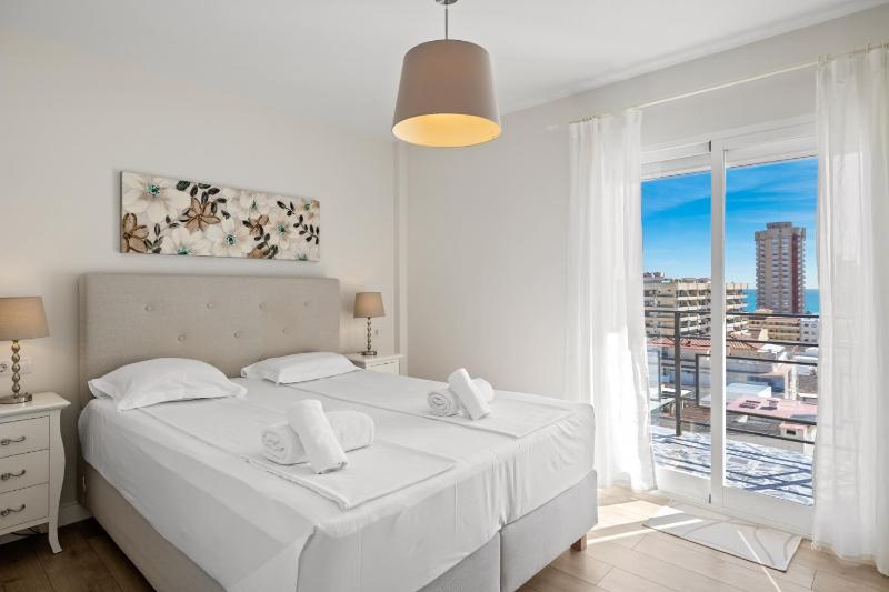 Central and modern Apt by Costarentals - Ref 34 - image 9