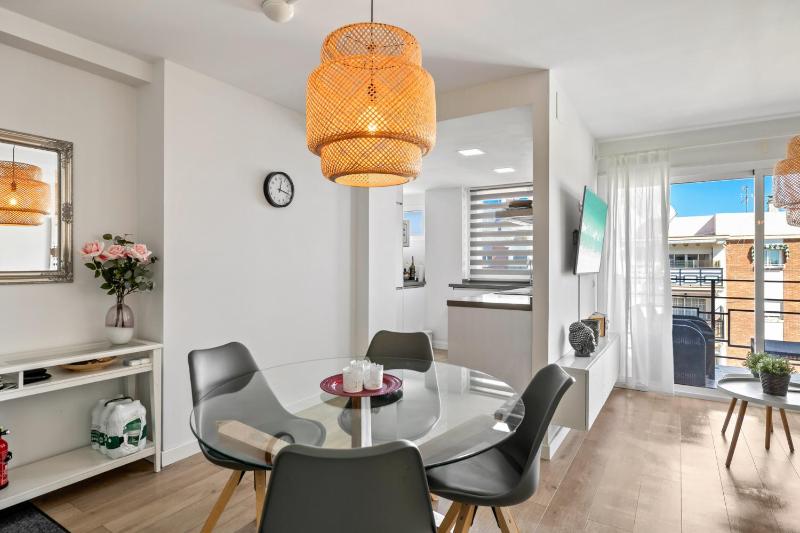 Central and modern Apt by Costarentals - Ref 34 - image 19
