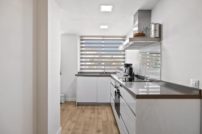 Central and modern Apt by Costarentals - Ref 34 - image 11