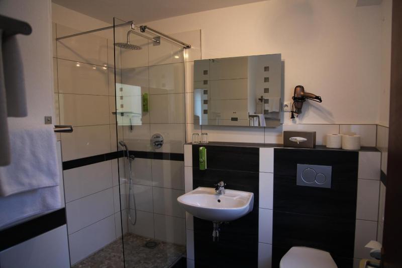 Deluxe Double Room image 2