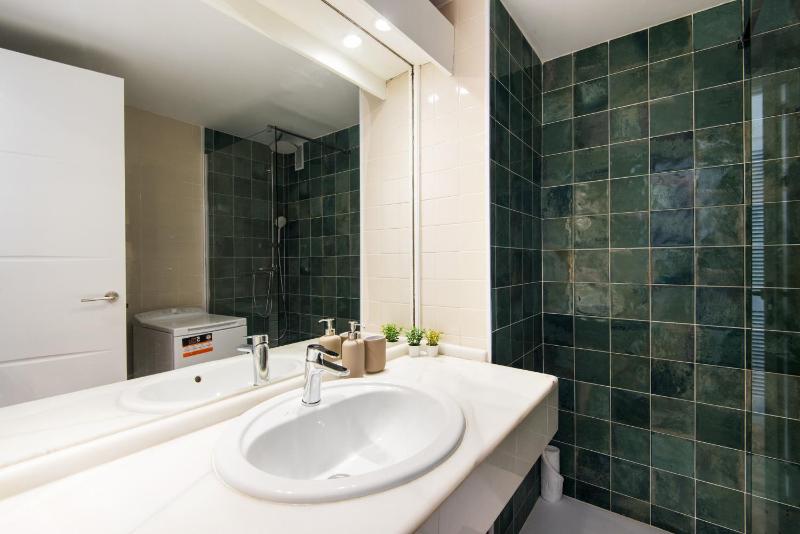 ALOHA MARINA Private APARTMENT 1st line Ocean Beach CARIHUELA - image 29