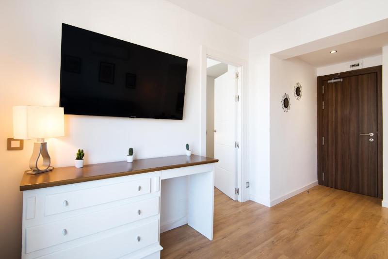 ALOHA MARINA Private APARTMENT 1st line Ocean Beach CARIHUELA - image 17