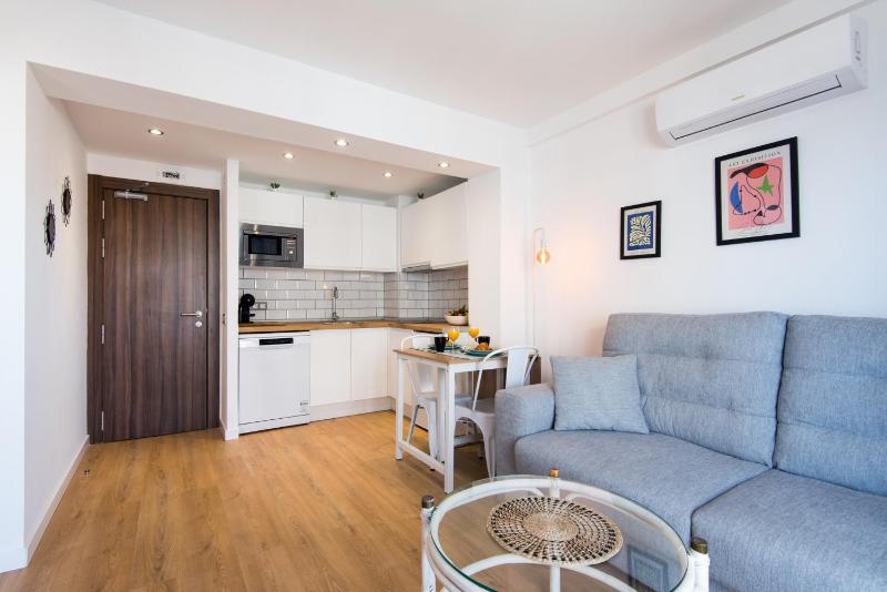 ALOHA MARINA Private APARTMENT 1st line Ocean Beach CARIHUELA - image 27