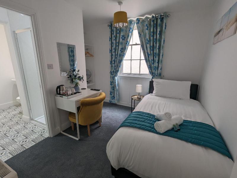 Single Room image 1