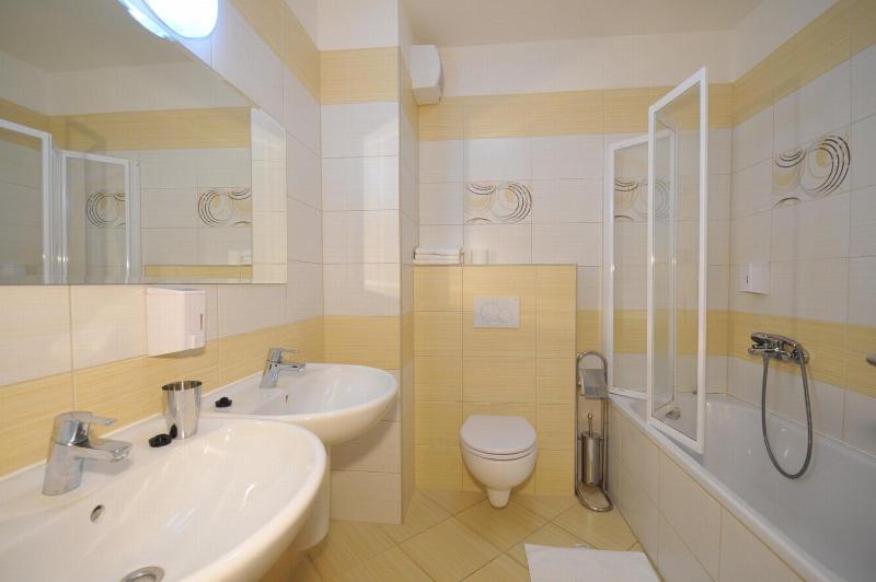 Superior Apartment with Balcony image 4