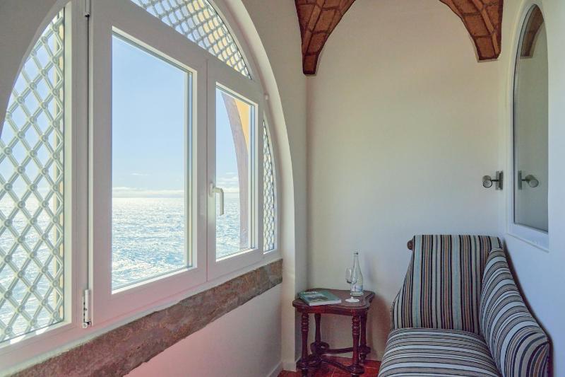 Superior Single Room with Sea View image 4