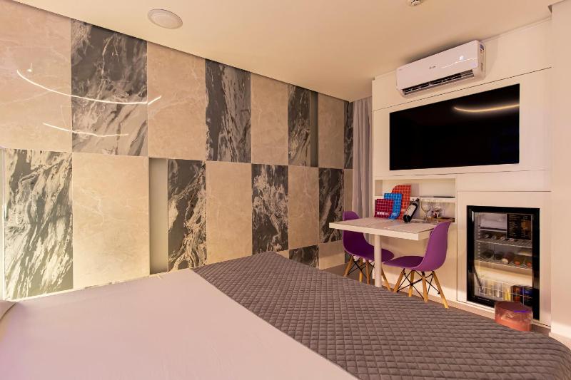 Nuu Motel - image 15