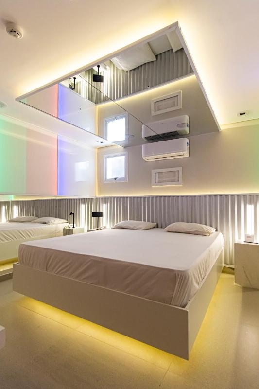 Nuu Motel - image 29