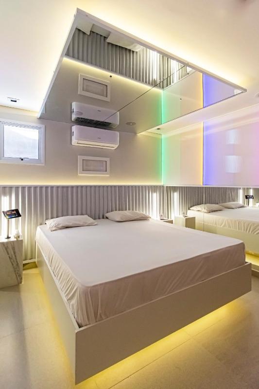 Nuu Motel - image 42