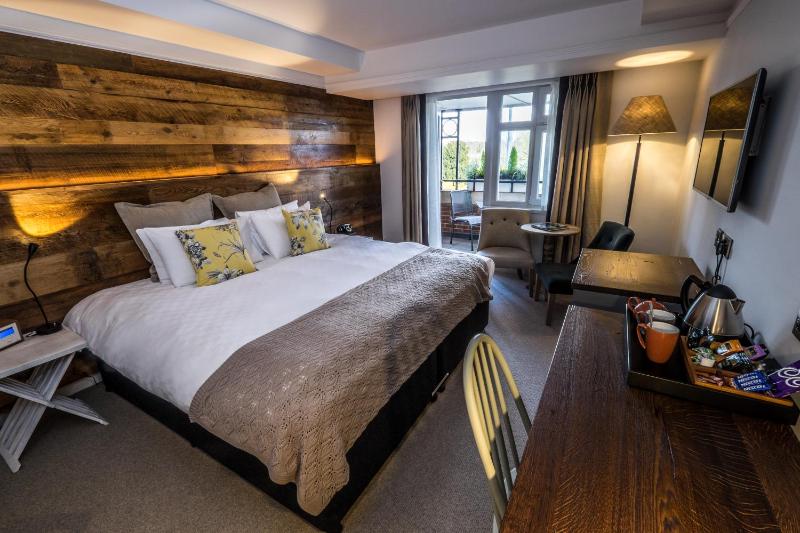 Double Room with Balcony image 1