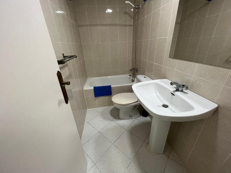Apartaments Monjardí - image 7