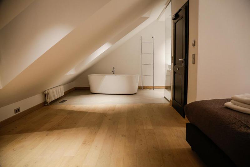 Deluxe Double Room image 3