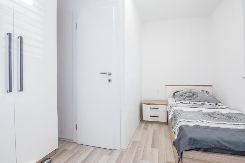 Apartments with parking space Vir - 20971 - image 20