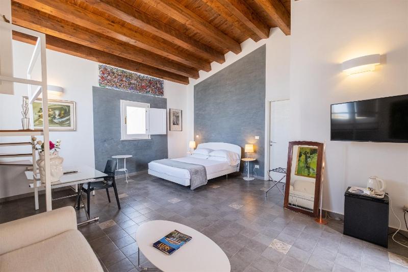 Junior Suite with Sea View Terrace image 3