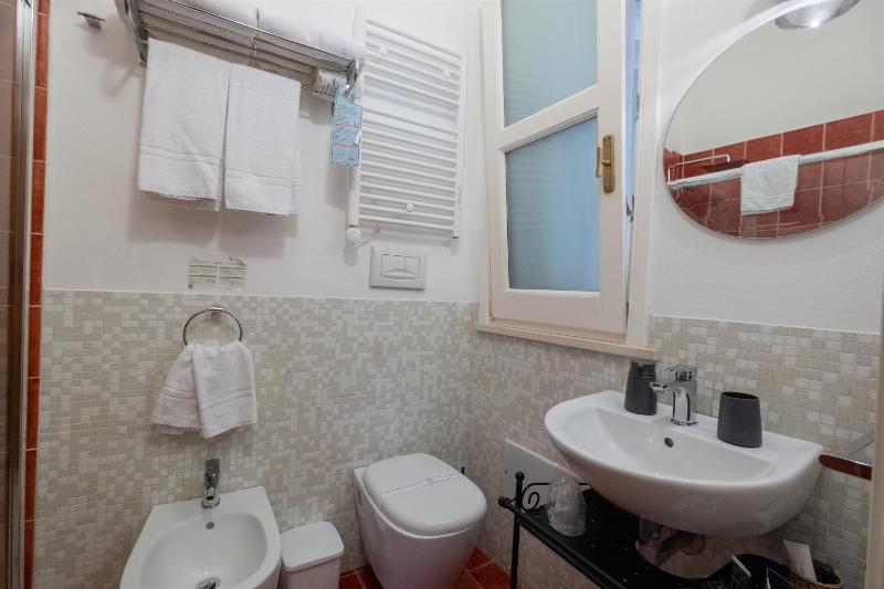 Standard Double Room image 4