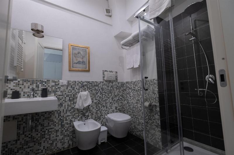 Superior Double Room image 4