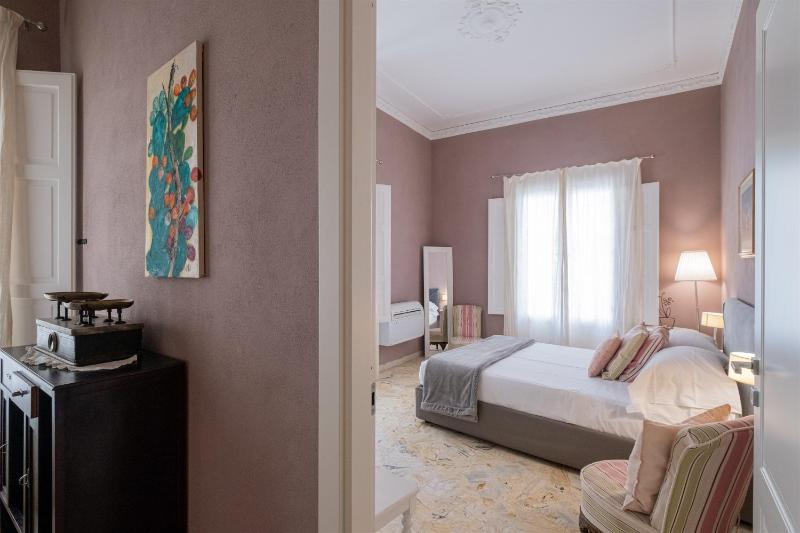 Executive Double Room image 1