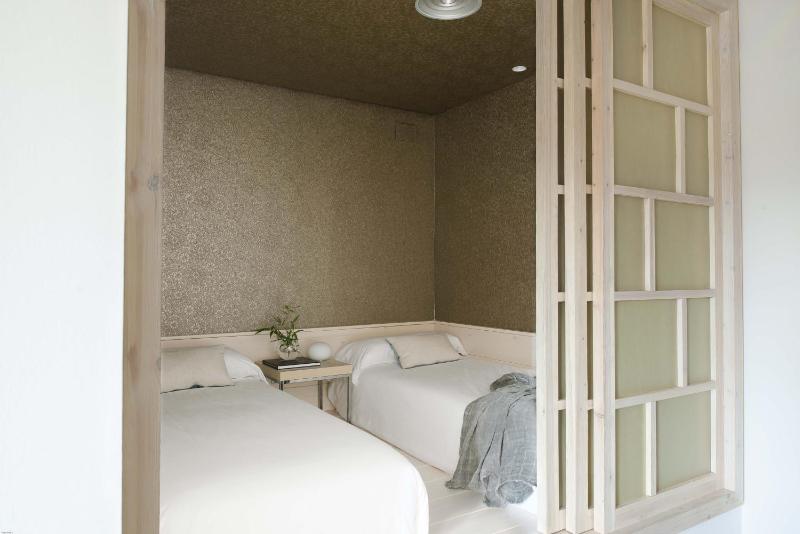Two-Room Apartment image 3