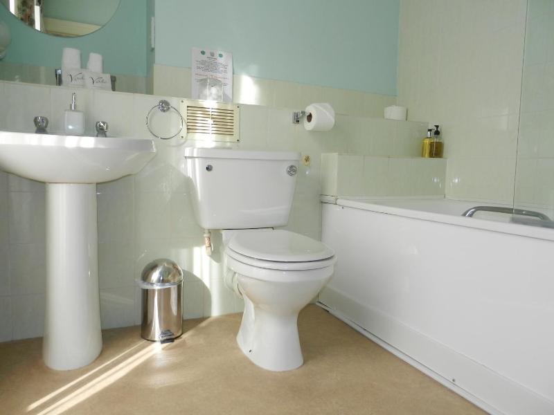 King Room with Bath image 1