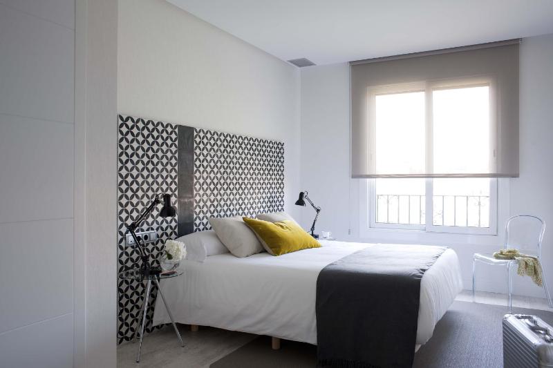 Two-Room Apartment image 1