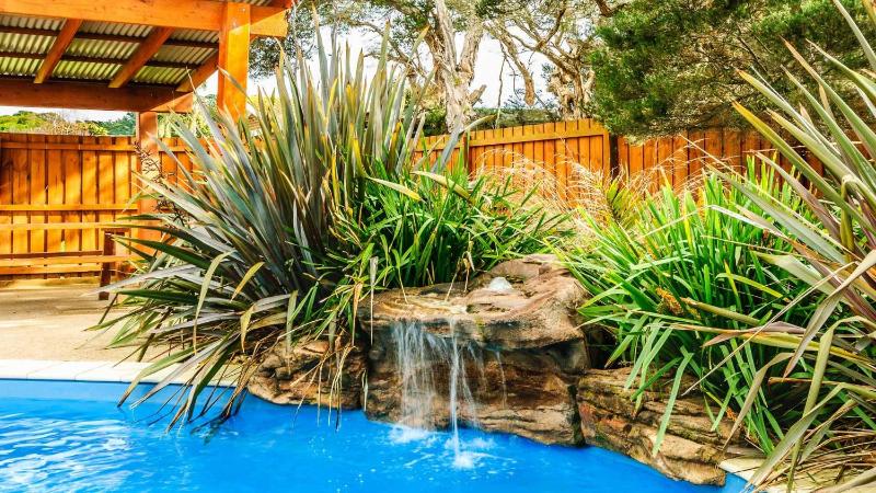 Island Oasis - image 16