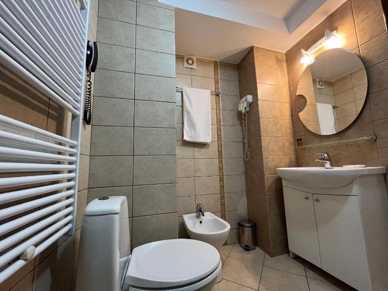 Standard Double Room image 4