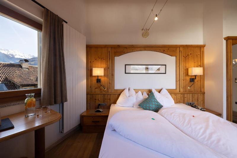 Double Room with Mountain View image 1