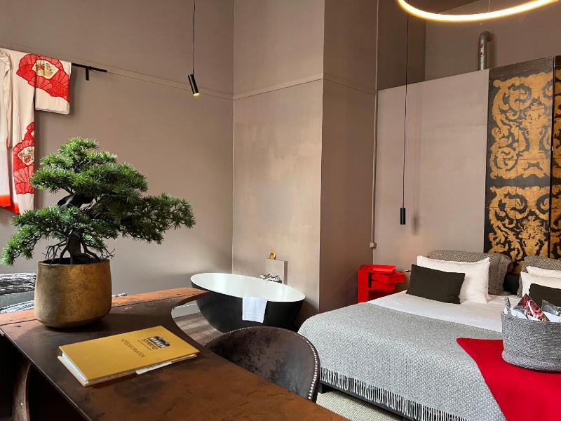 Presidential Suite image 2