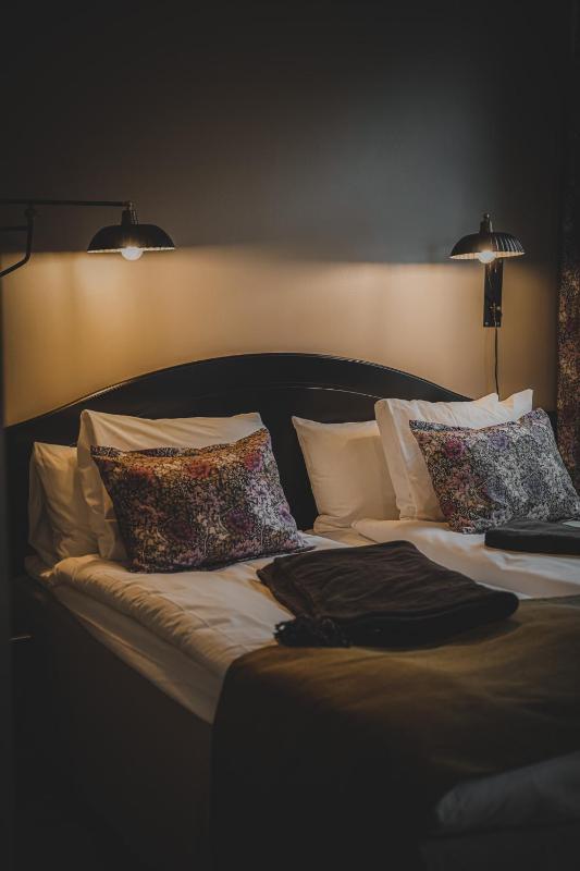 Superior Double Room image 3