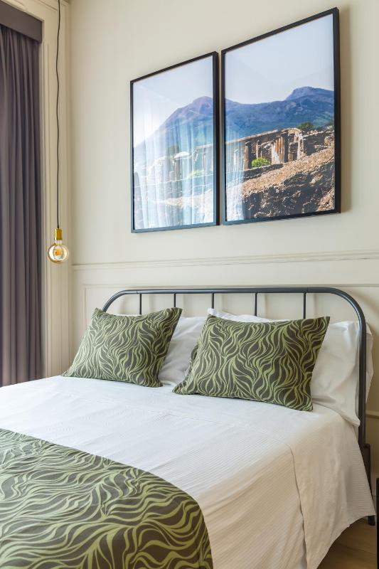 Deluxe Double Room with Sea View image 3