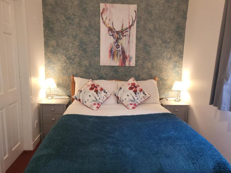 Small Double Room image 3