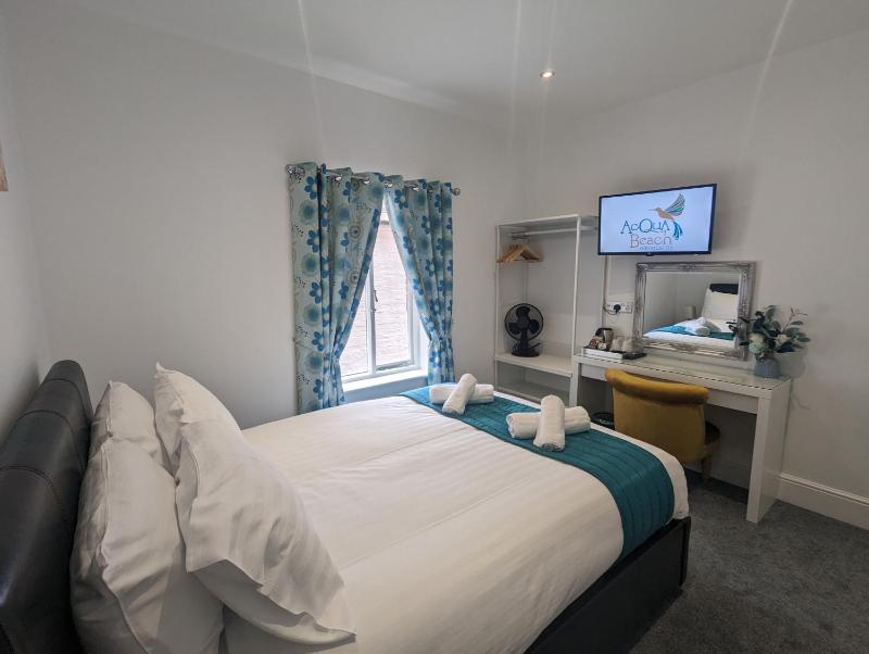 Double Room image 3