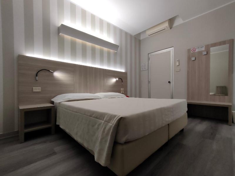 Double Room image 1