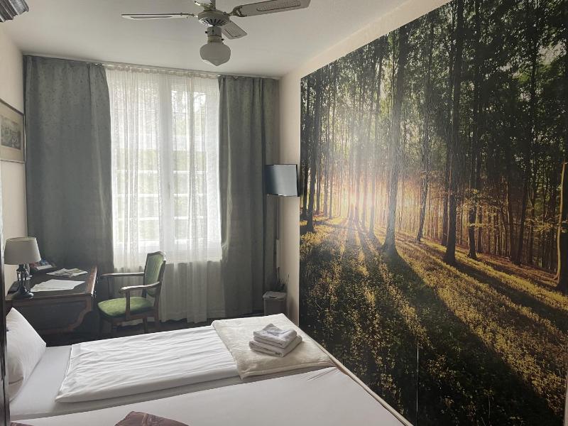 Standard Double Room image 1