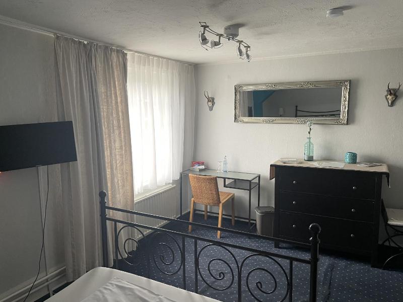 Superior Single Room image 3
