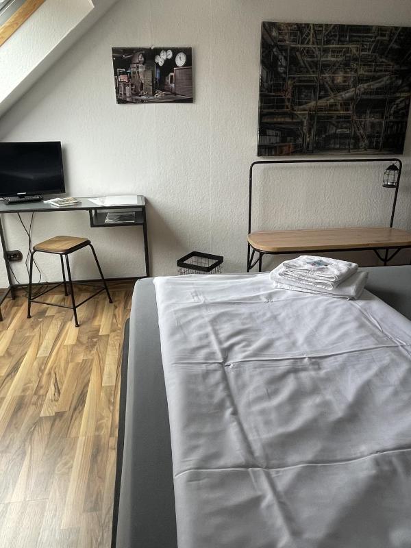 Superior Triple Room image 4