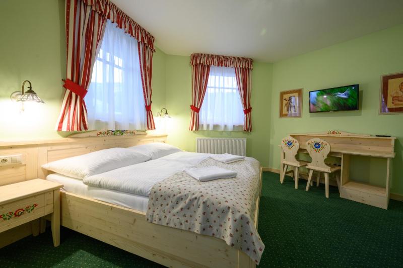 One-Bedroom Apartment image 1