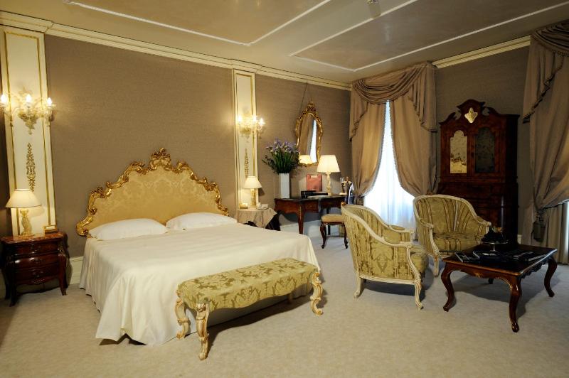 Junior Suite image 1