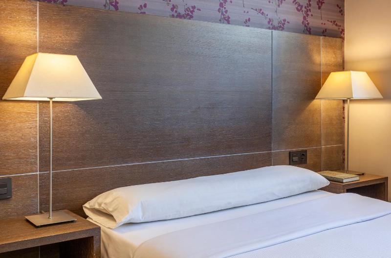 Single Room image 3