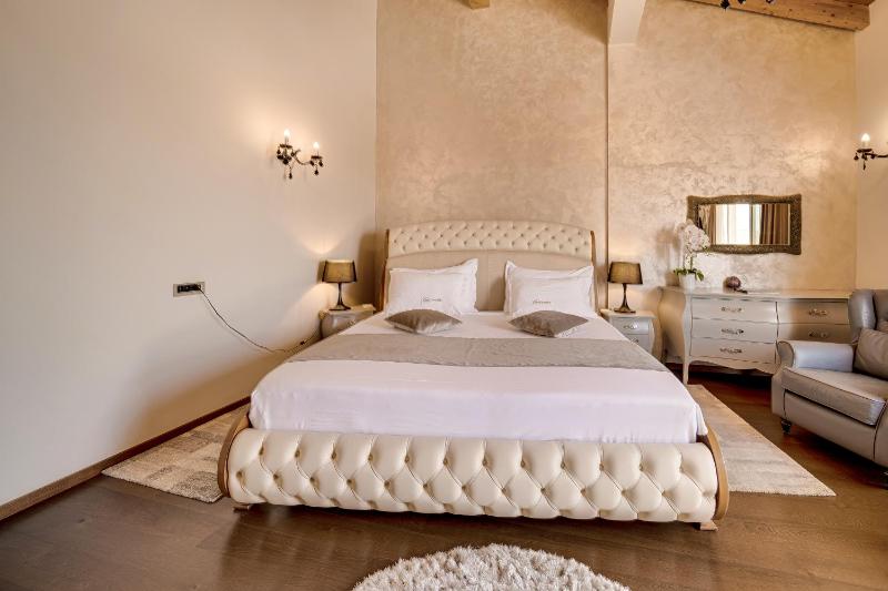 Deluxe Suite with Sea View - Collina image 3
