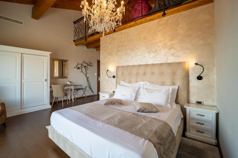 Deluxe  Family Suite with Sea View - Senator image 3