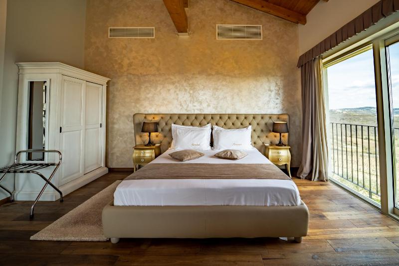 Deluxe Suite with Sea View - Villanova image 3